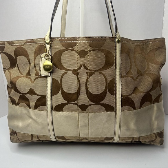 Coach Brown Signature Canvas Shoulder/ Tote Bag | PRELOVED!!!🤎🤎 - Picture 2 of 16